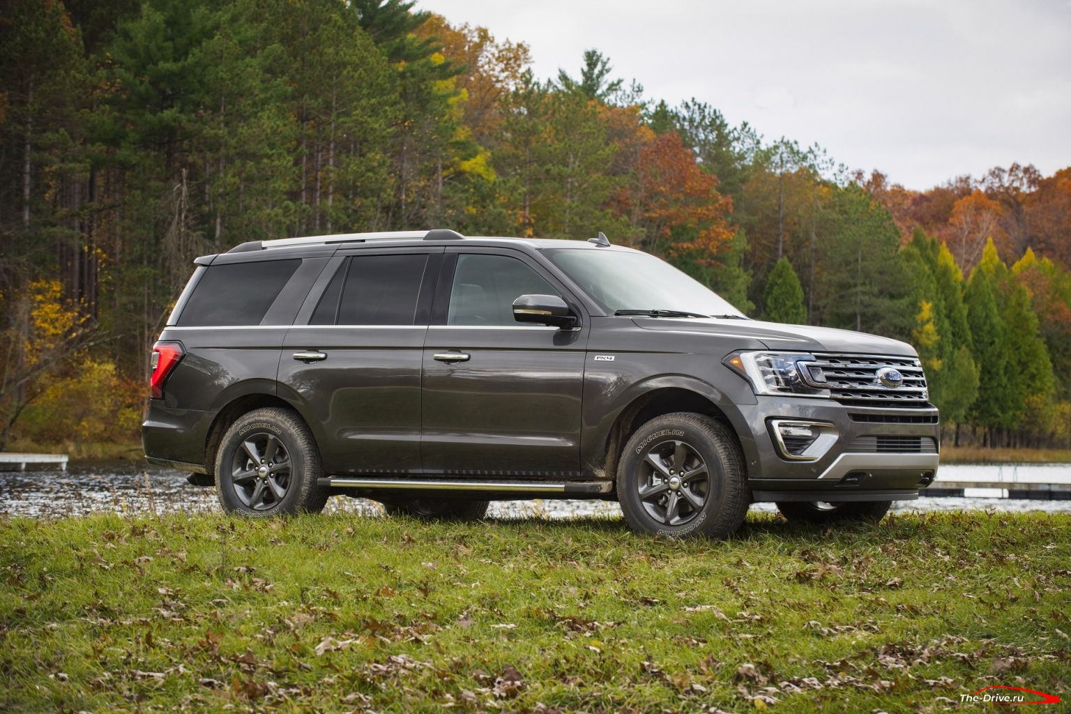 Ford Expedition Limited добавляет пакет внедорожников FX4 к 2020 году