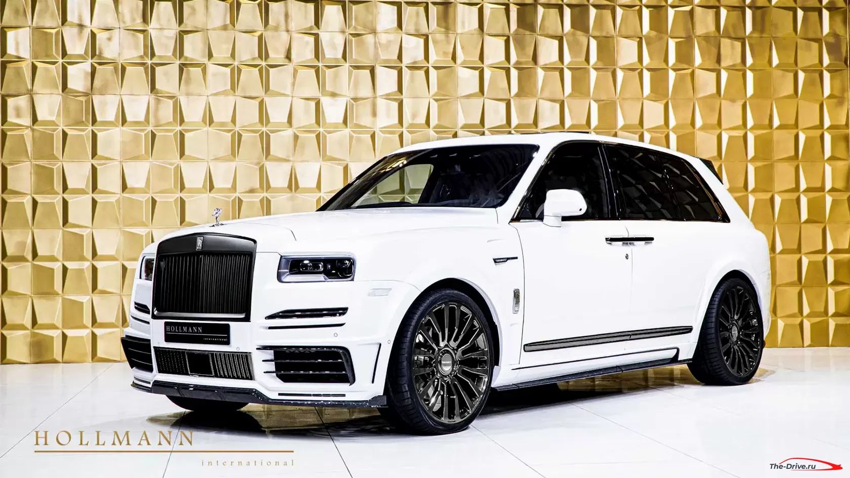 Mansory Body Kit делает Rolls-Royce Cullinan хорошо выглядящим в белом цвете
