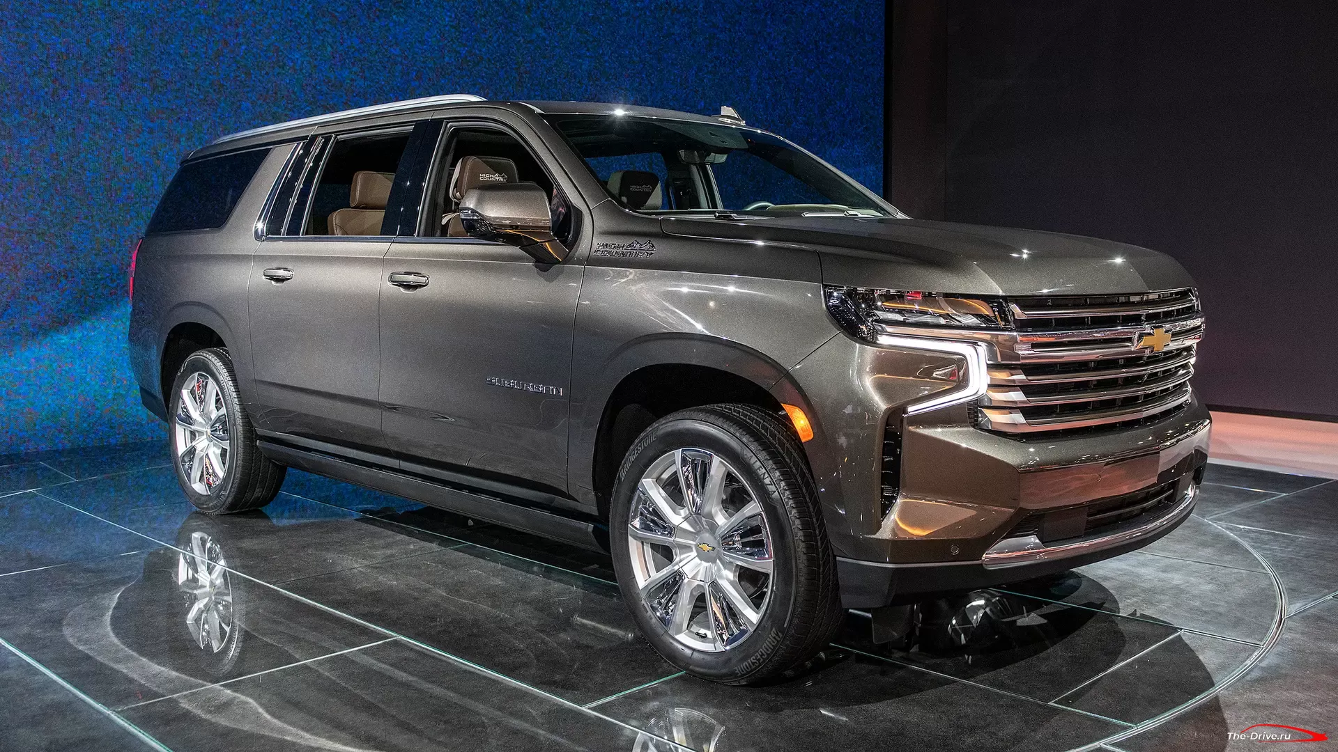 Chevrolet Suburban 2021 года стоимостью $52 995, без изменений с 2020 года
