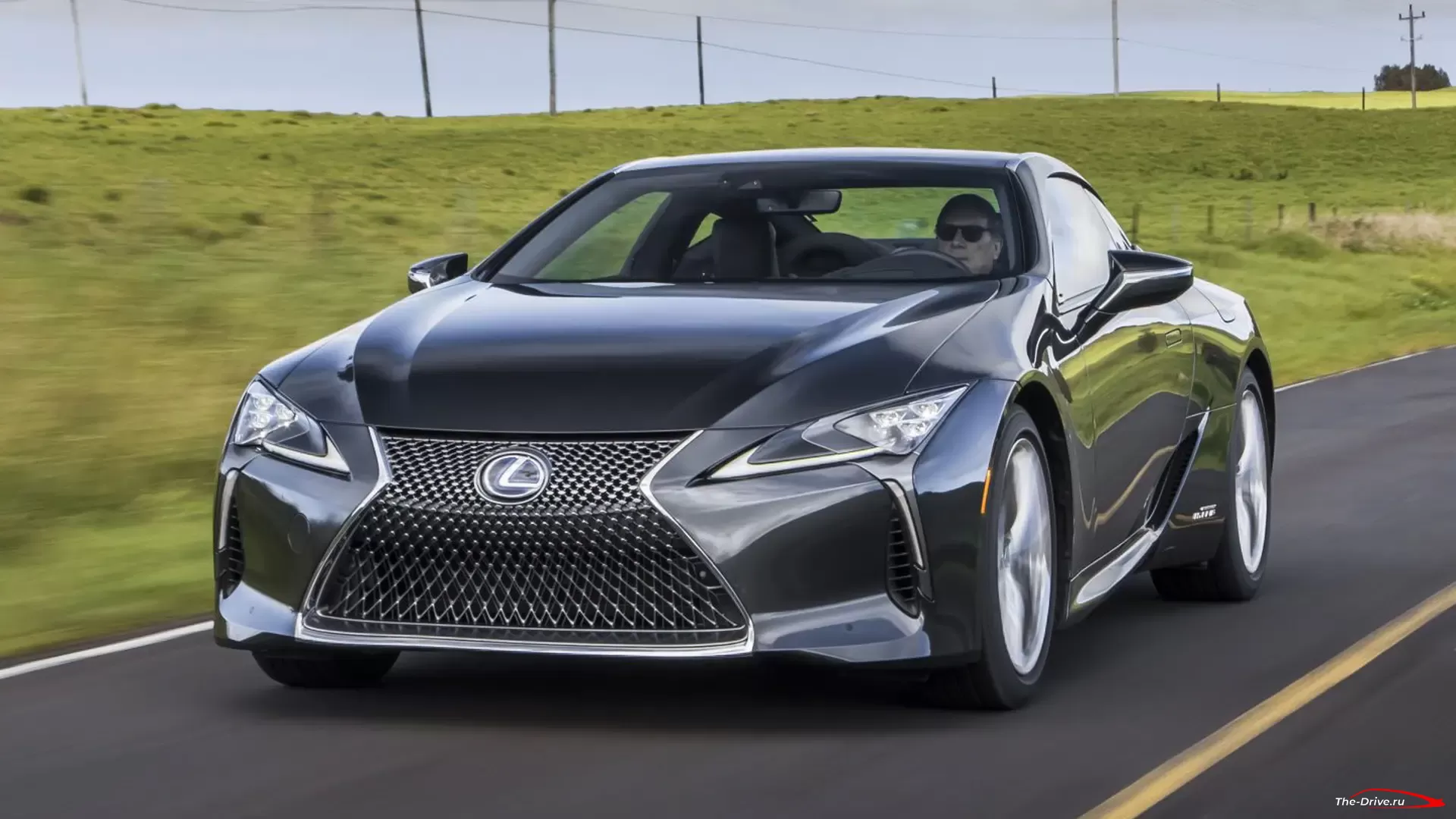 Lexus LC 2021 года получает скромные обновления, включая меньший вес и новые цвета