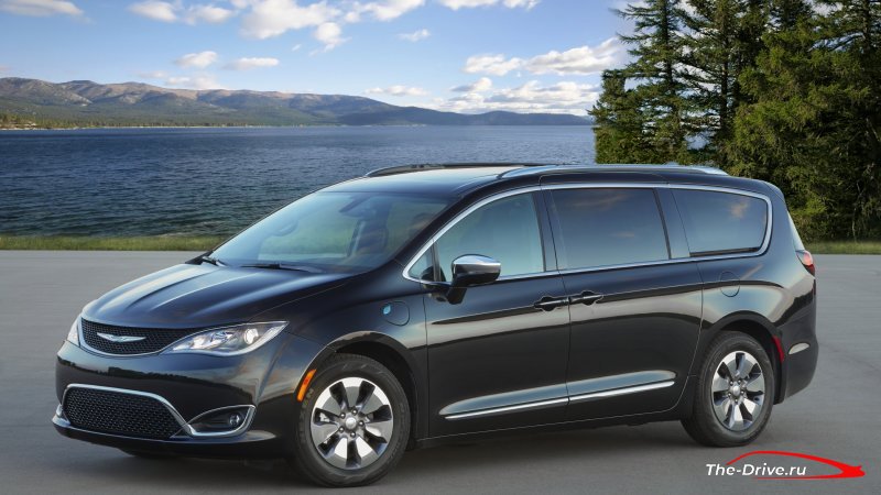 Гибридные минивэны Chrysler Pacifica отозвали из-за риска к возгоранию