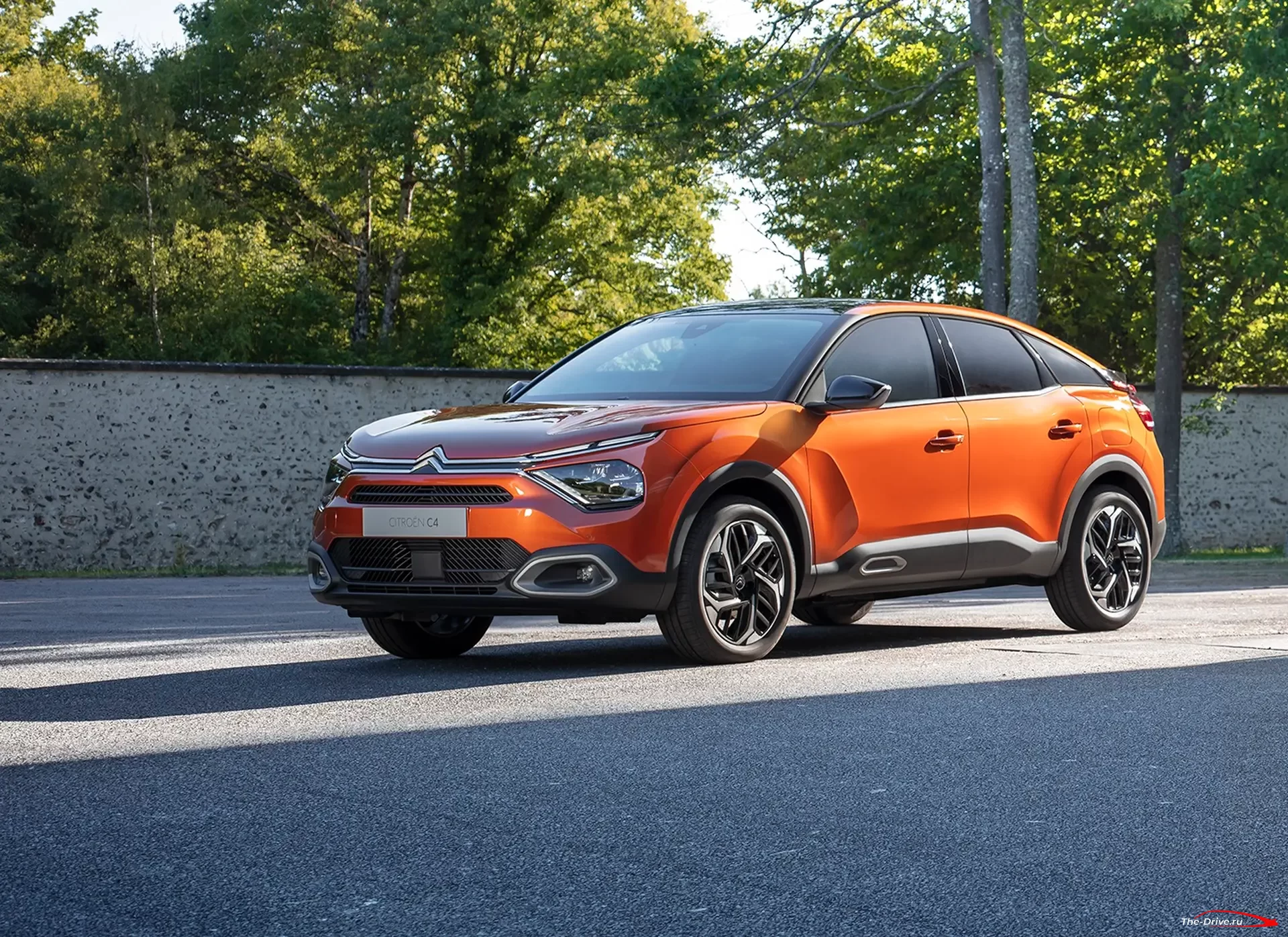 Новый С4 Citroen демонстрирует электрическую технологию, которой обладает FCA