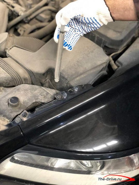 Volvo s40 - замена лампы ближнего света H7 своими руками. Фотоотчет.