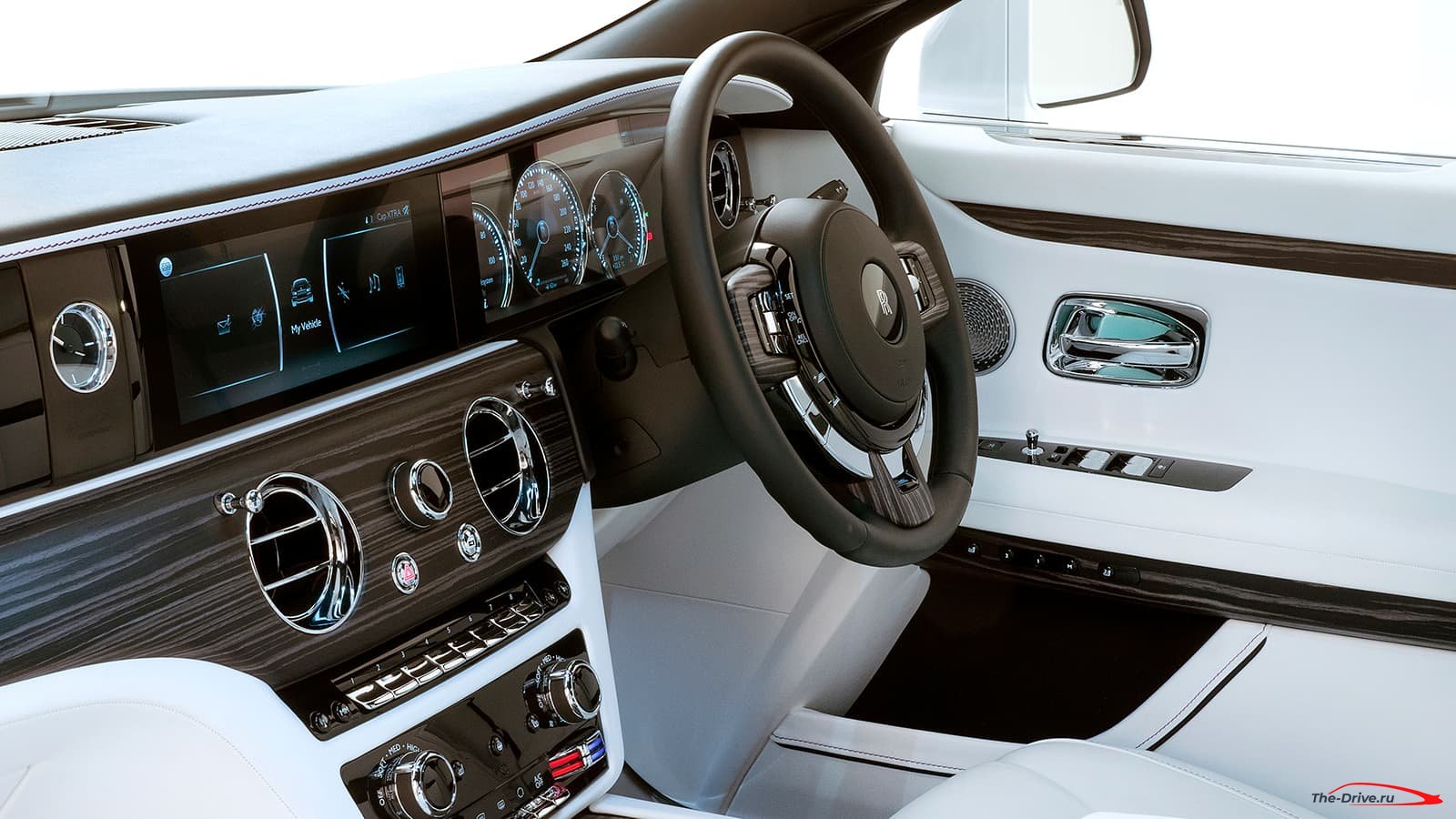 Rolls-Royce Ghost 2021 года дебютирует со свежим стилем и настоящей платформой Rolls