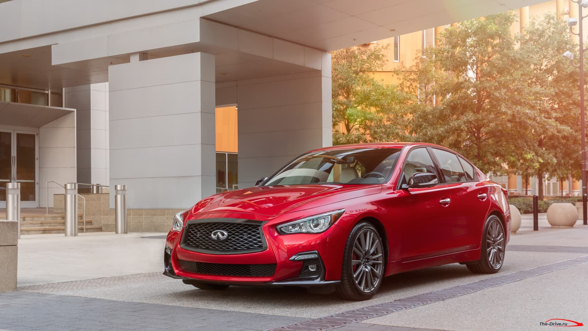 Infiniti Q50 2021 года с большим количеством средств безопасности и новой отделкой Sensory