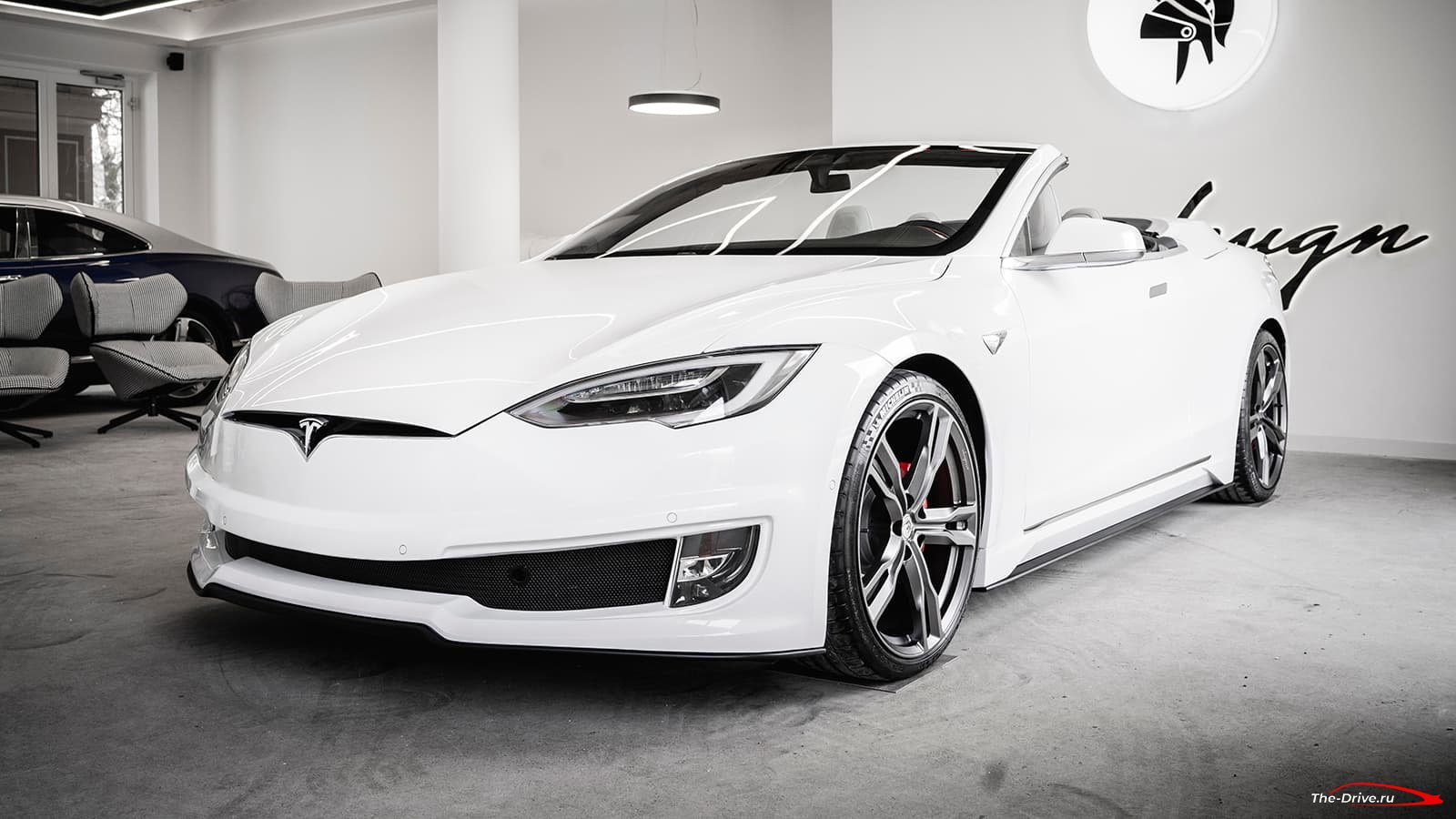 Ares Design превращает Tesla Model S в двухдверный кабриолет