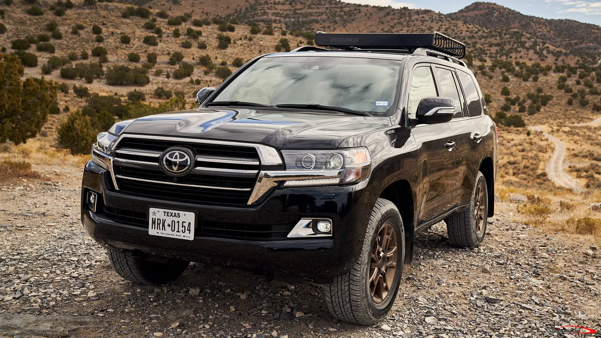 Toyota Land Cruiser 300-й серии подробно описывает уменьшенную линейку двигателей