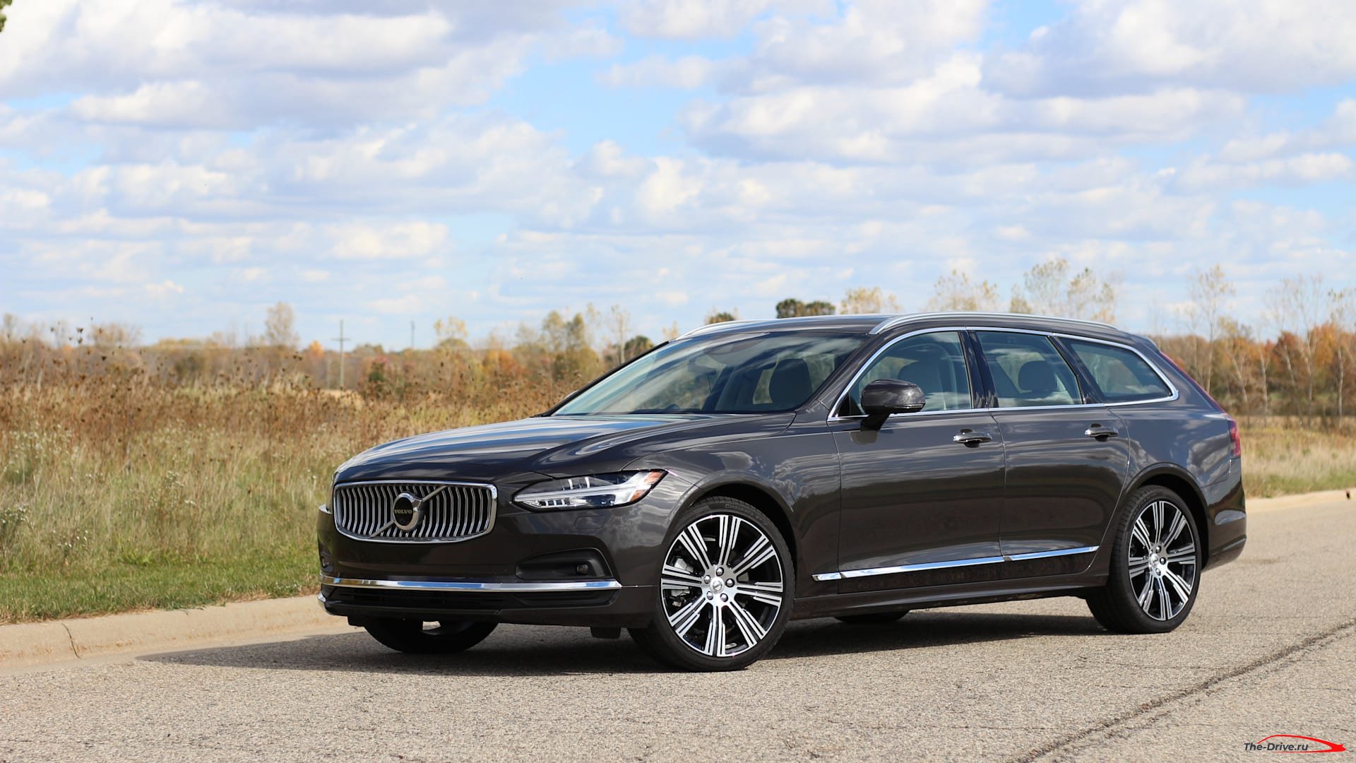 Volvo не собирается полностью отказываться от седанов и универсалов