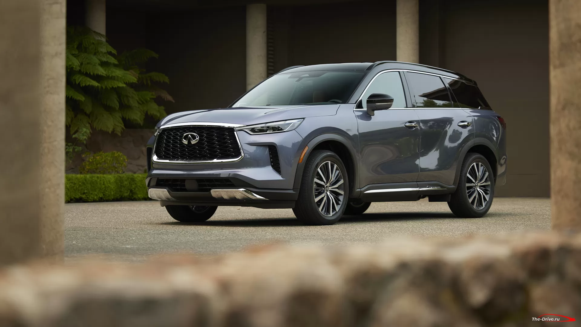 Infiniti QX60 2023 года добавляет трехлетний план технического обслуживания и более высокую цену